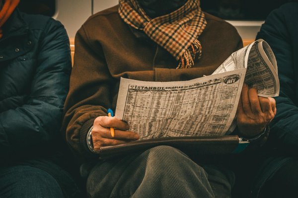 Comment les réseaux sociaux influencent-ils les mouvements politiques ?